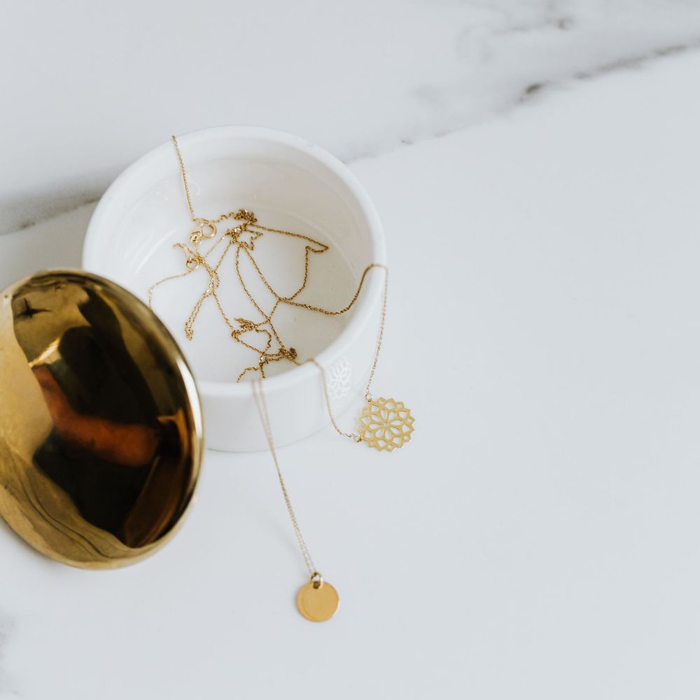 Dainty Medallion Layering Necklace Set — image 4