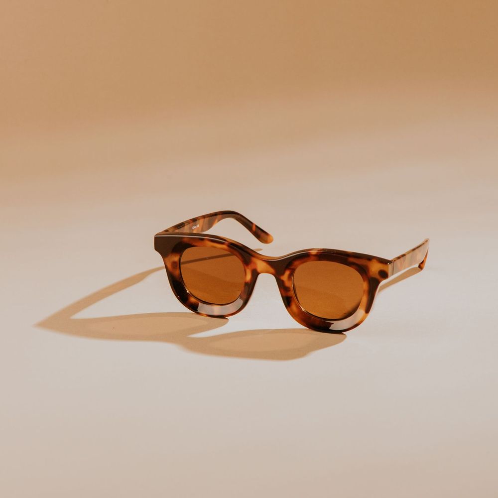 Retro Oval Sunglasses — image 4
