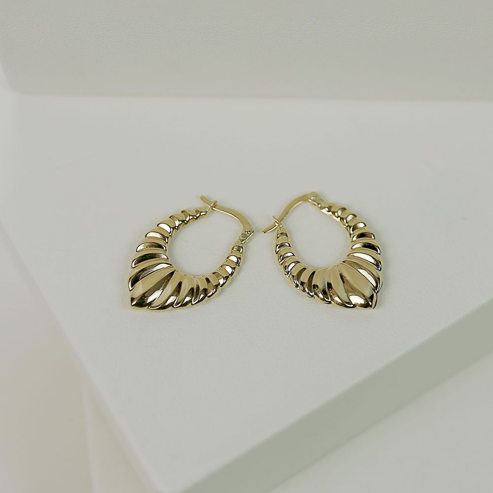 Sculpted Shell Hoop Earrings — image 3
