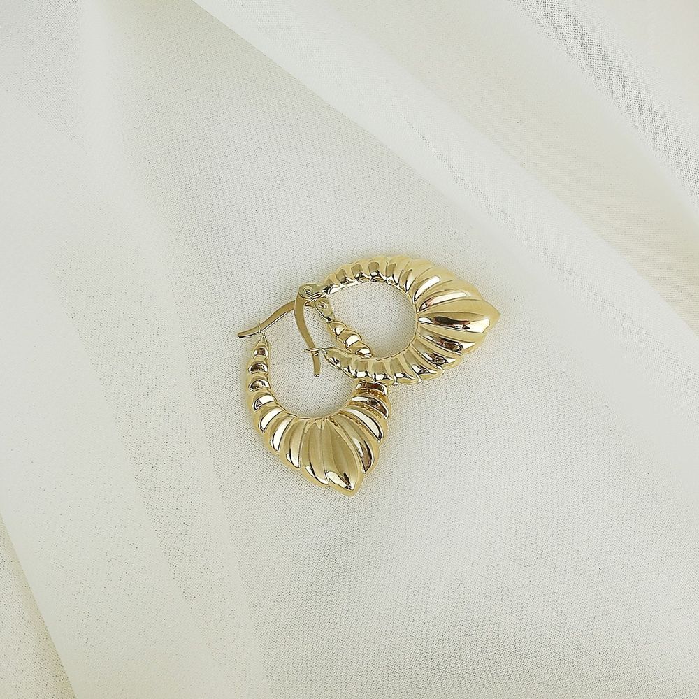 Sculpted Shell Hoop Earrings — image 4